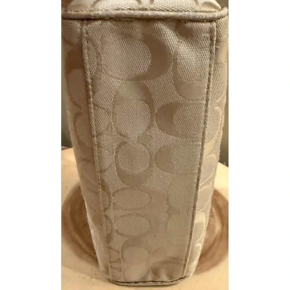COACH Tan Signature Y2K patchwork Multicolor Metallic Zip‎ Cosmetic Case Bag